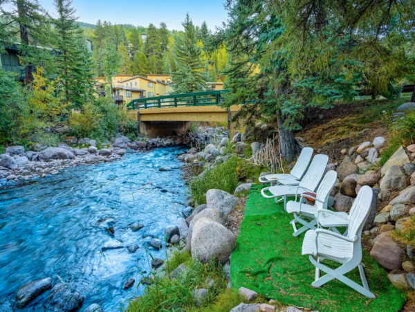 West Vail shuttle 100 steps from home